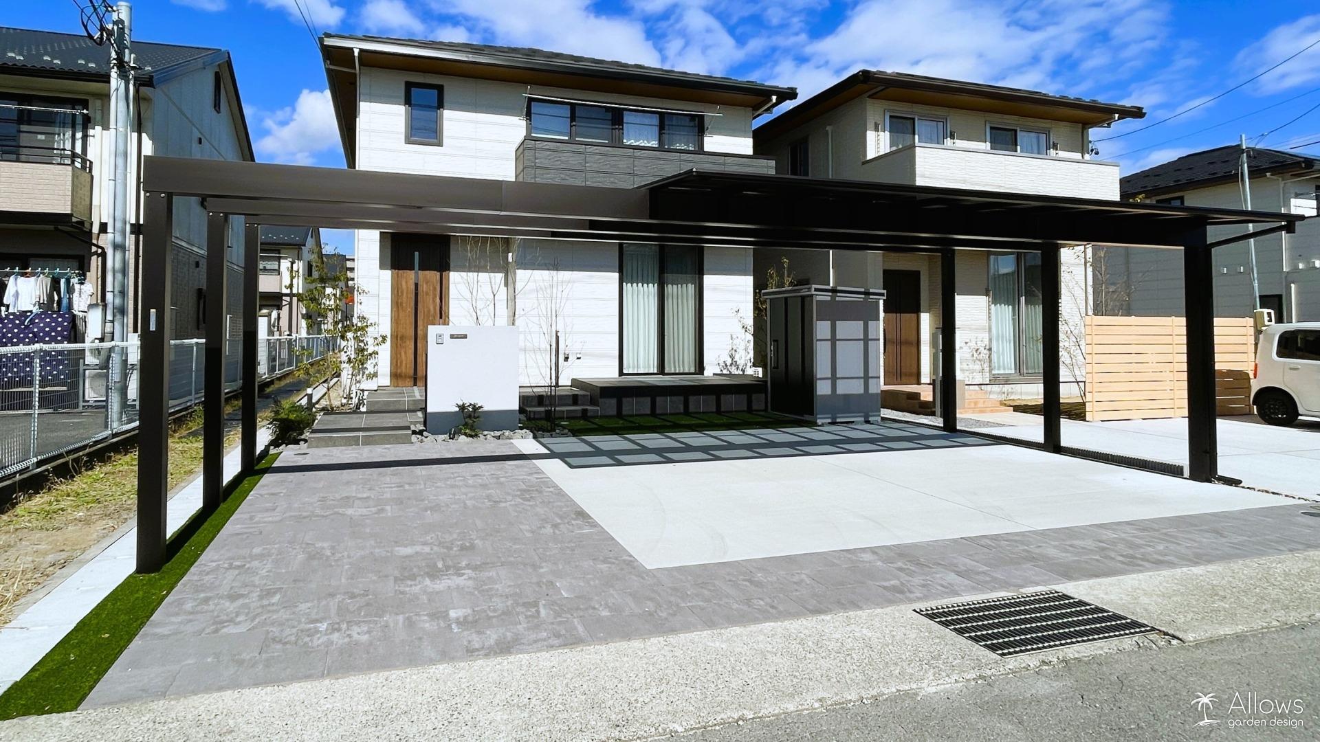 ゲートの機能も兼ねた存在感抜群のカーポート