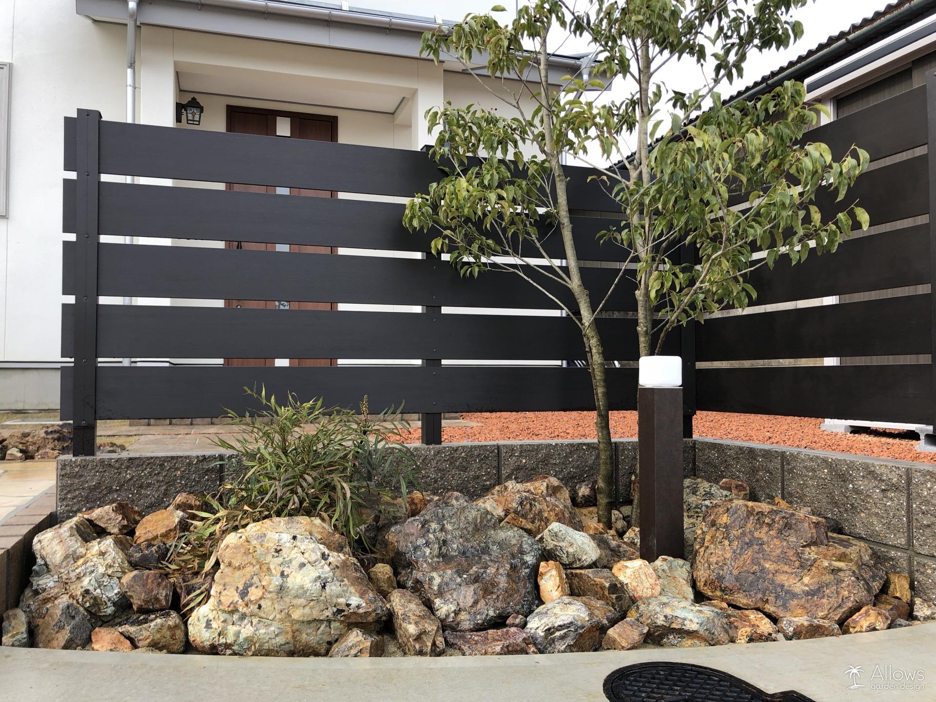 樹脂フェンス×ゴロタ石