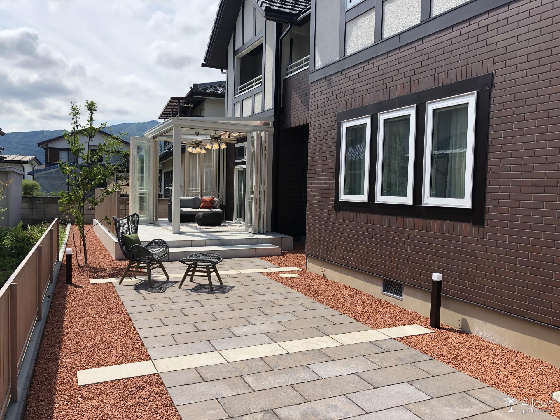 インターロッキング　カルムペイブ（ブラウン＆ホワイト）