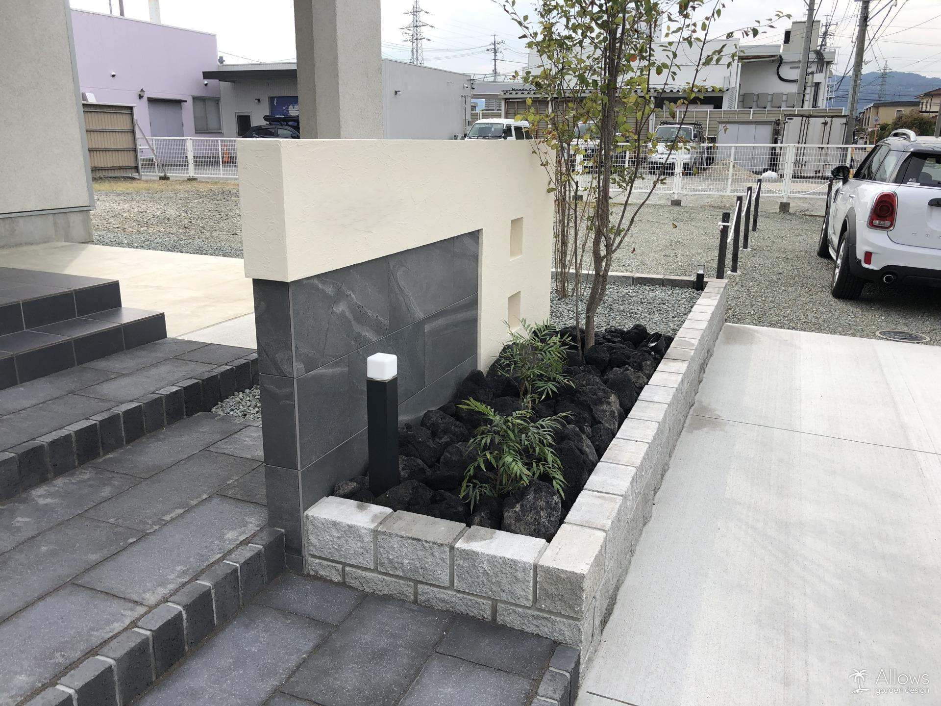 塗り×タイル門袖